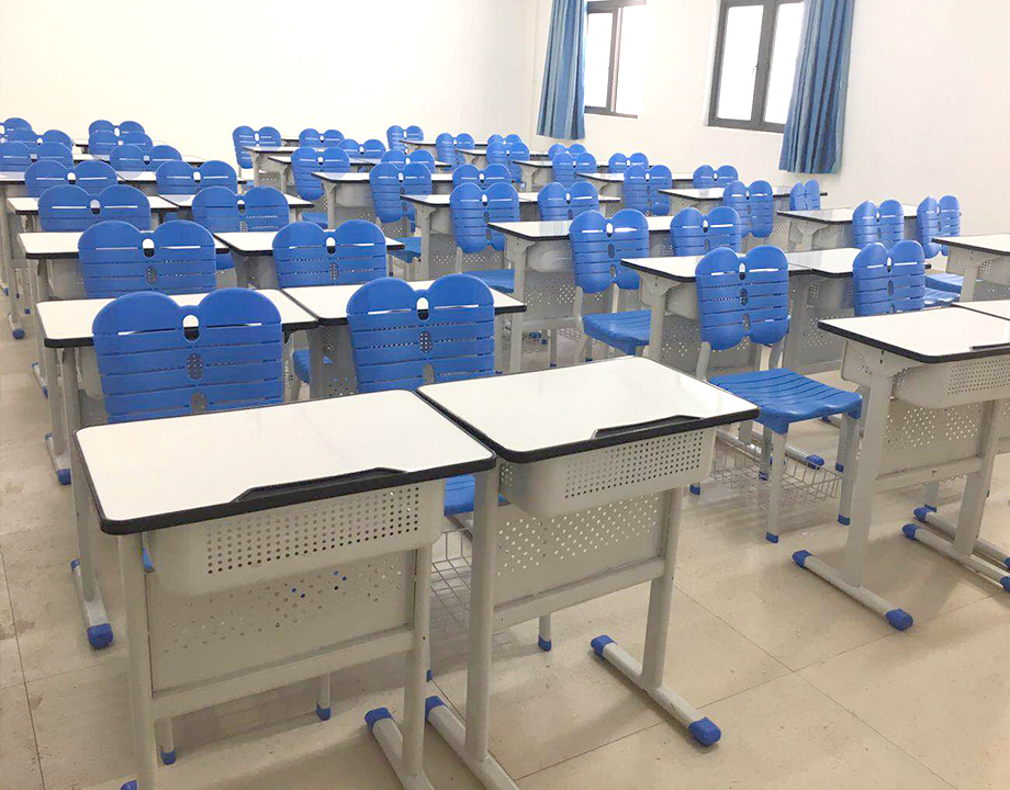 الفصل الدراسي للناشئين في المدرسة الثانوية